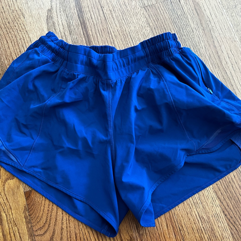 Lululemon hotty hot low-rise lined short 4”